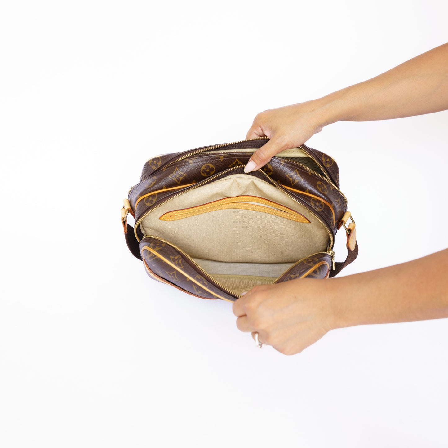 Louis Vuitton 2005 Reporter PM in Monogram 290726A01