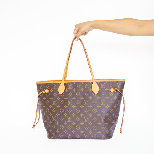Louis Vuitton Neverfull MM in Monogram with Beige Interior 300626C89