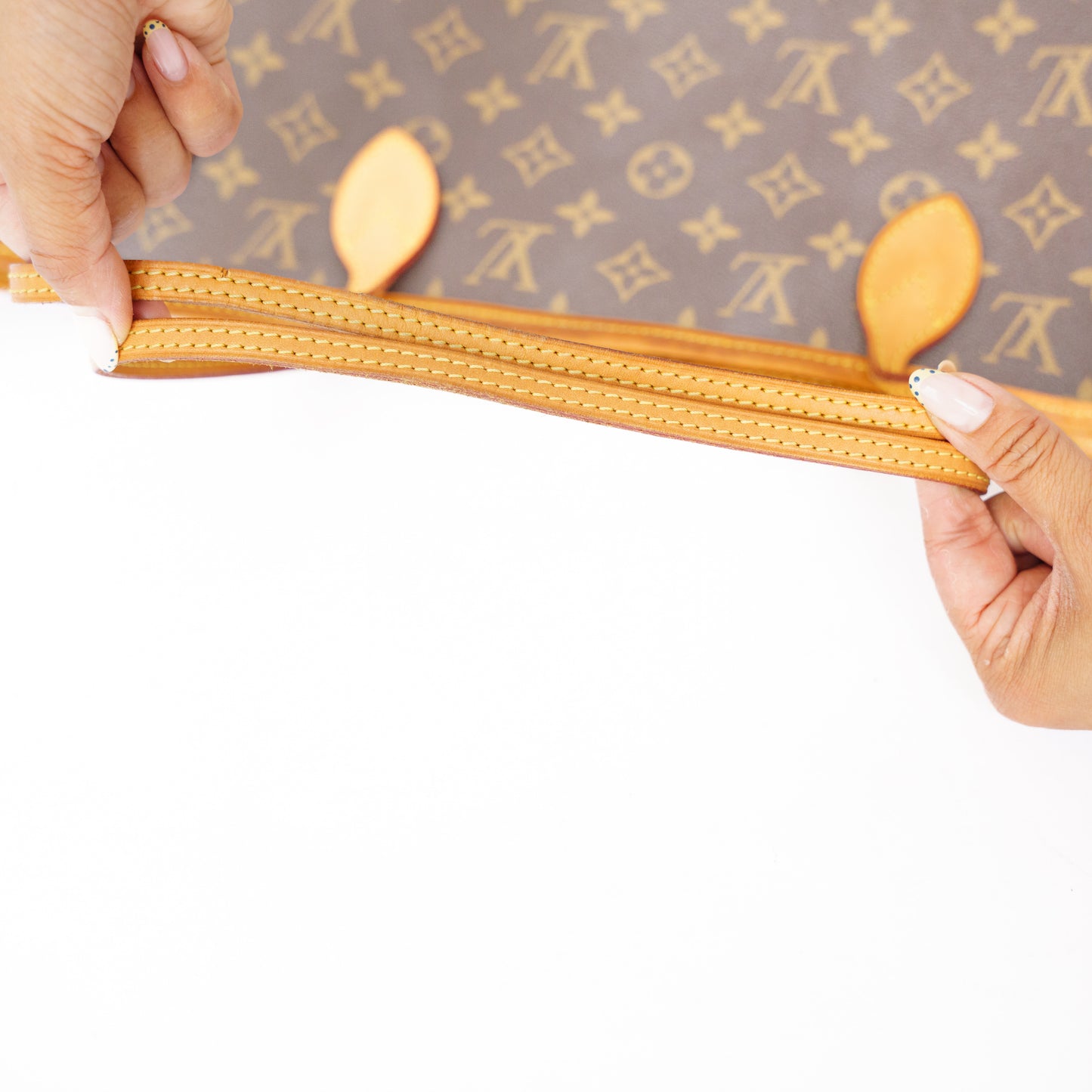 Louis Vuitton Neverfull MM in Monogram with Beige Interior 300626C89
