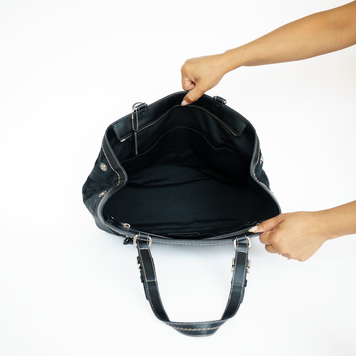 Coach Signature Tote Bag in Black 290726S03