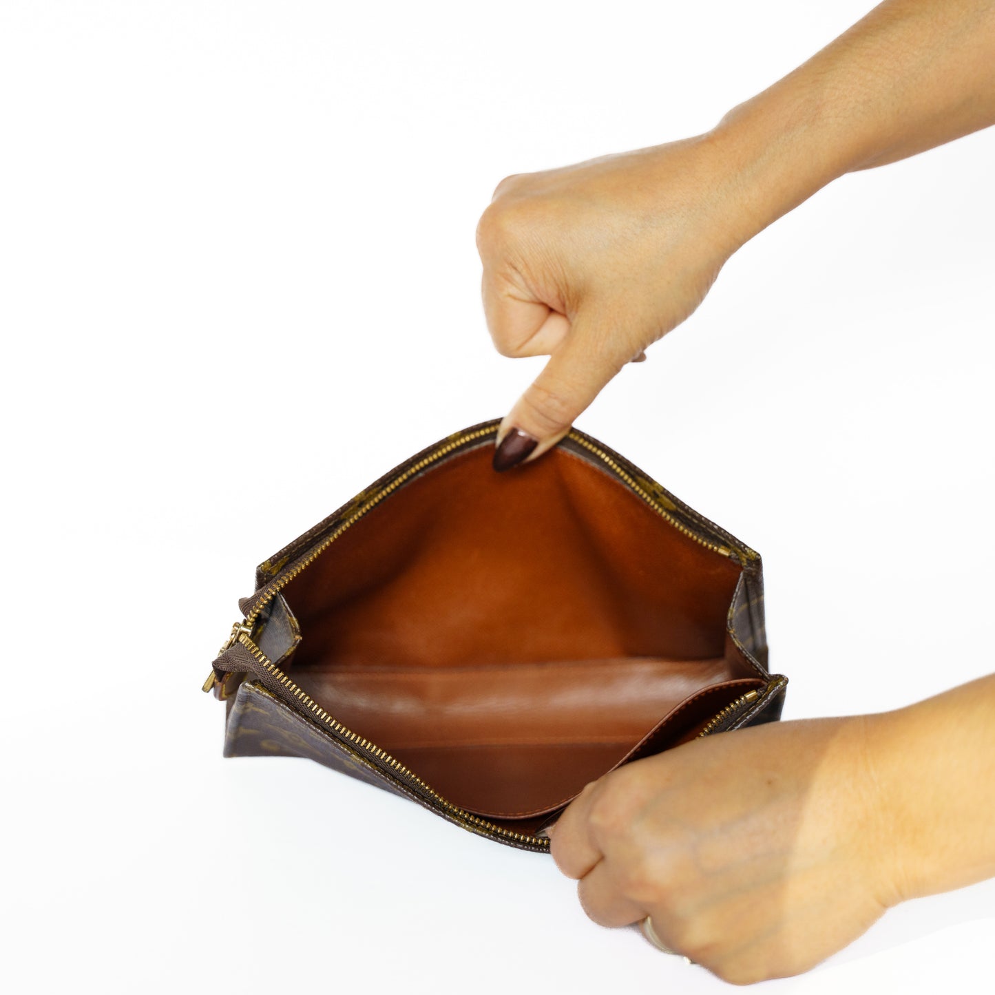 Louis Vuitton Vintage Pouch in Monogram Canvas 221025B181