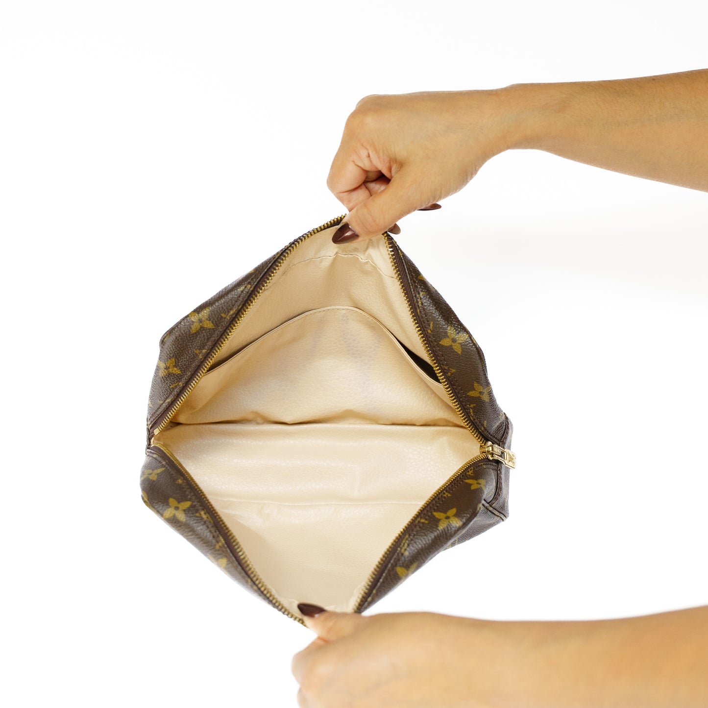 Louis Vuitton Trousse 23 in Monogram Canvas 221025B247