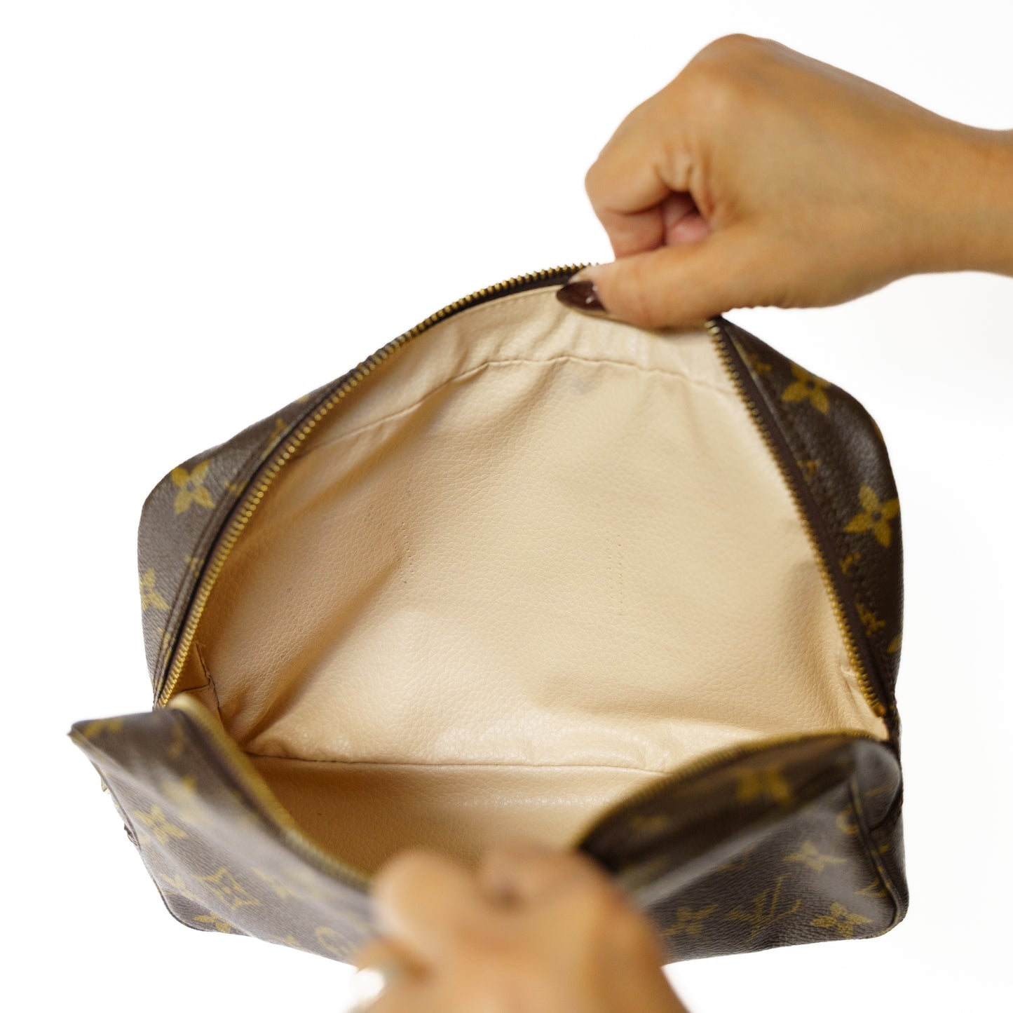 Louis Vuitton Trousse 23 in Monogram Canvas 221025B247