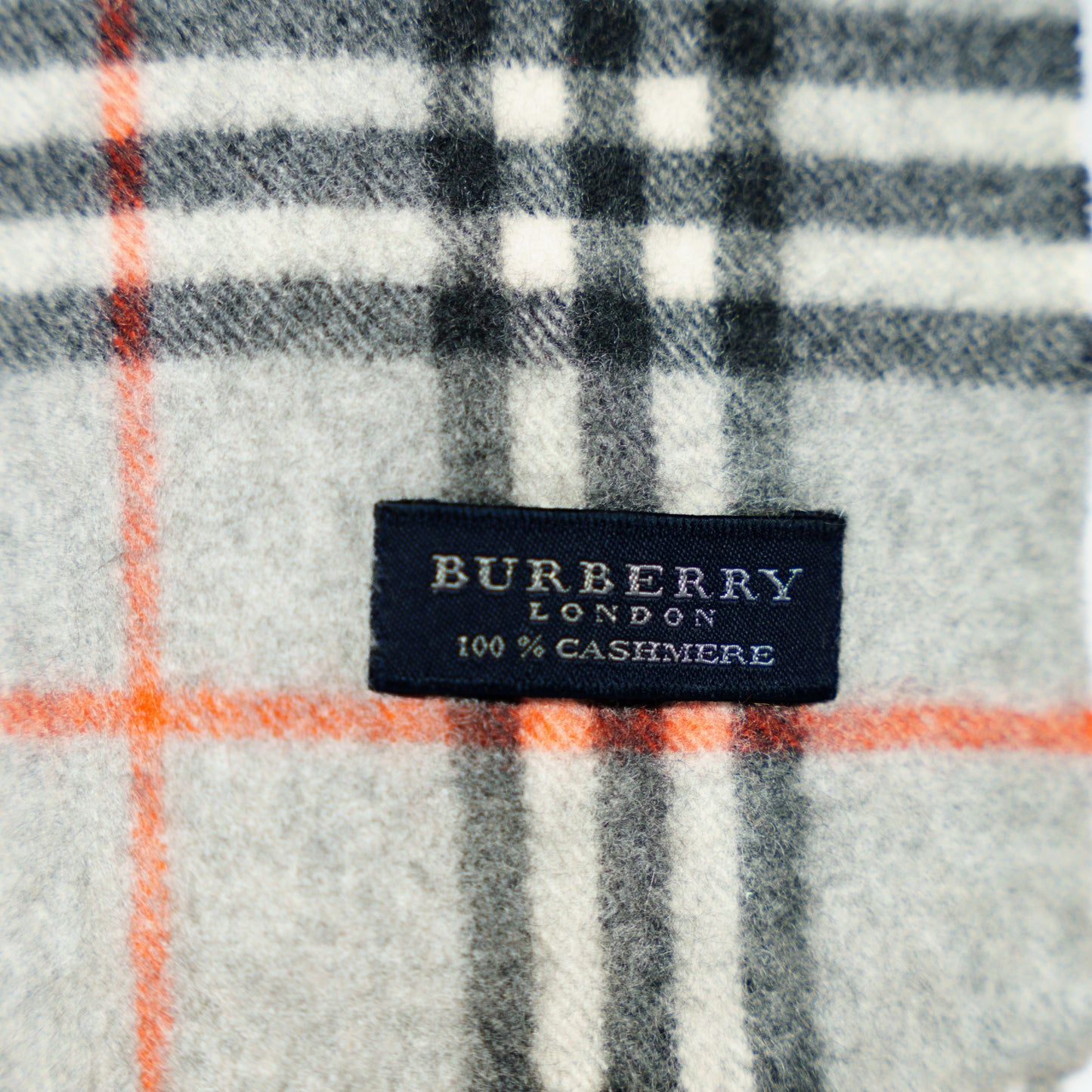 Burberry Cashmere Scarf in Light Grey