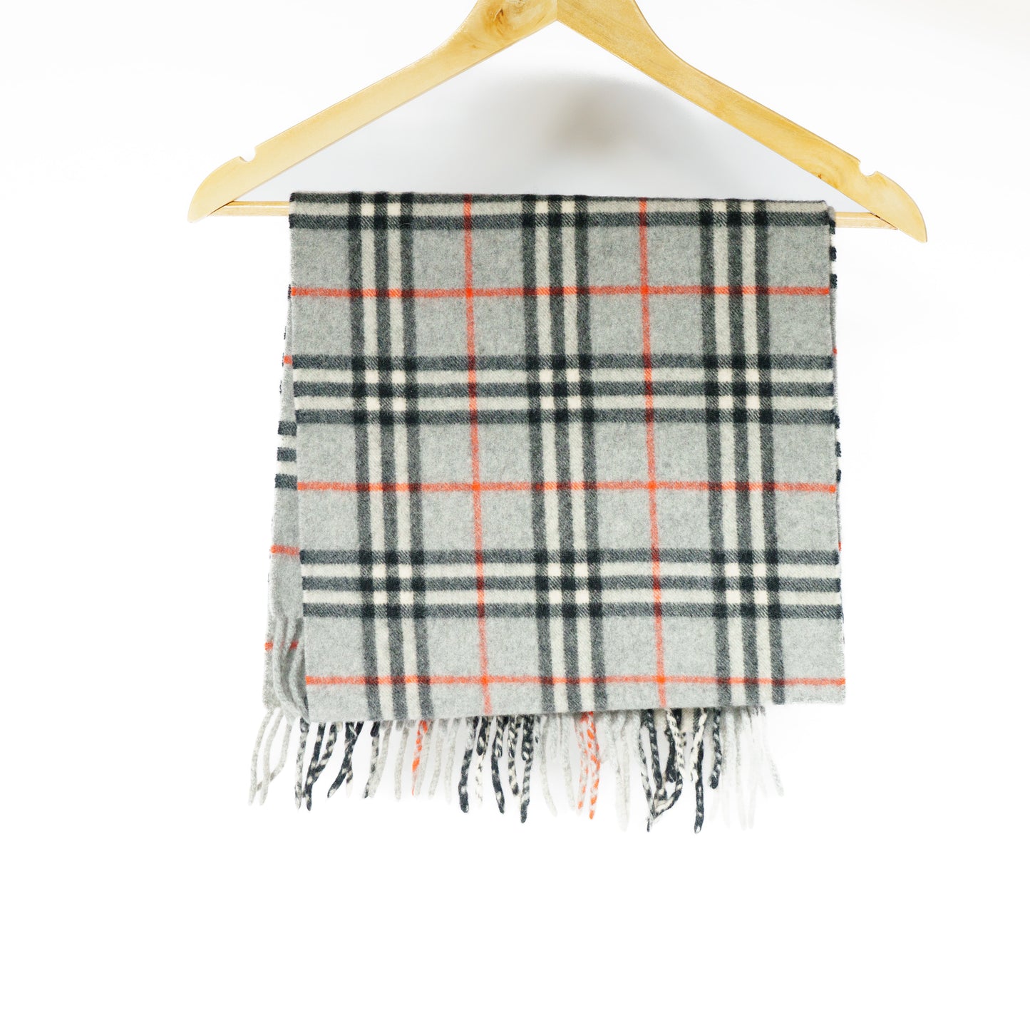 Burberry Cashmere Scarf in Light Grey