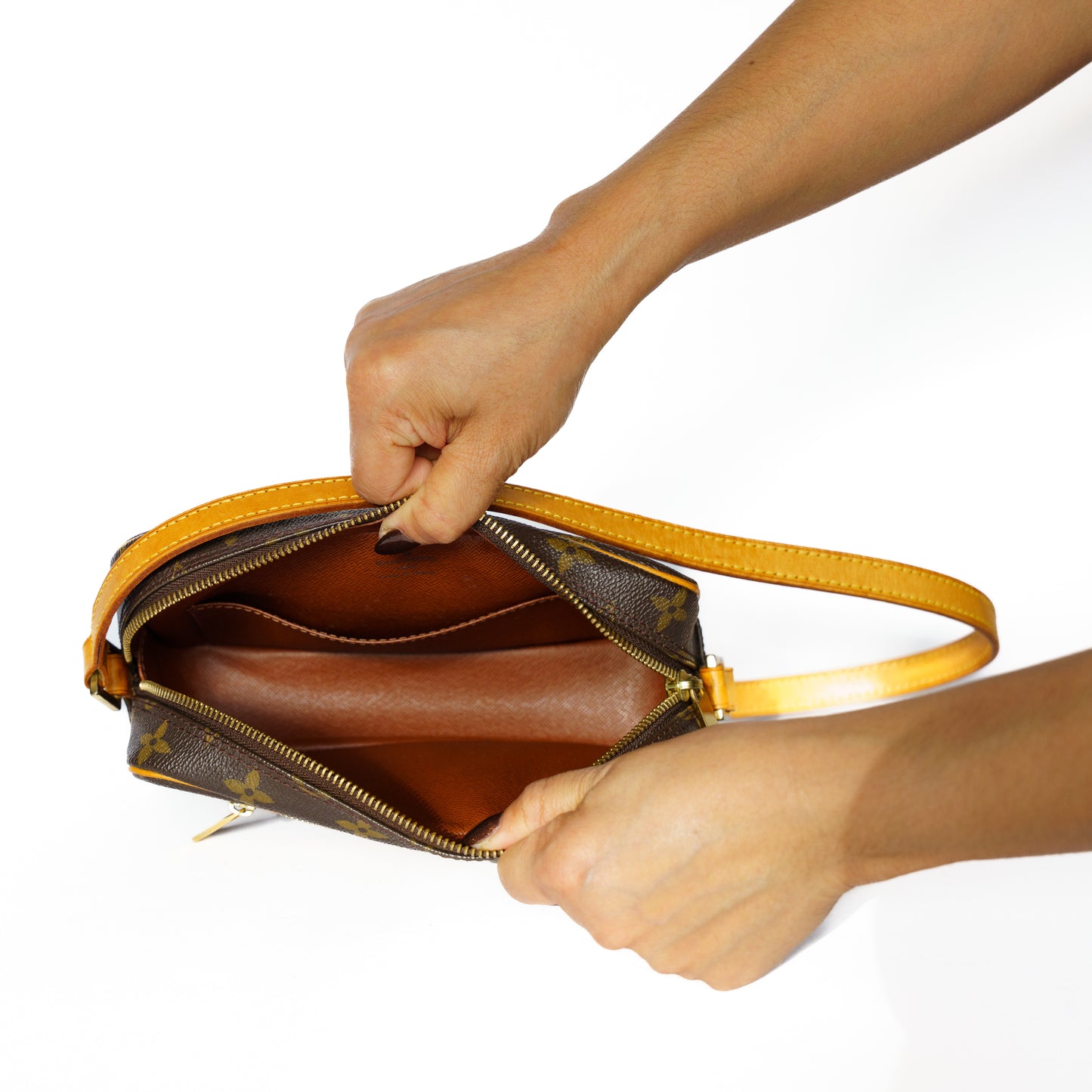 Louis Vuitton Cite Pochette in Monogram Canvas