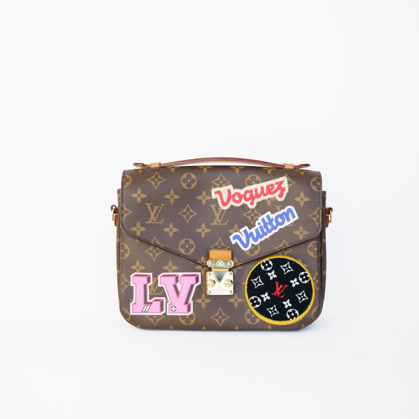 Louis Vuitton Patches Pochette Metis in Monogram 230426B14