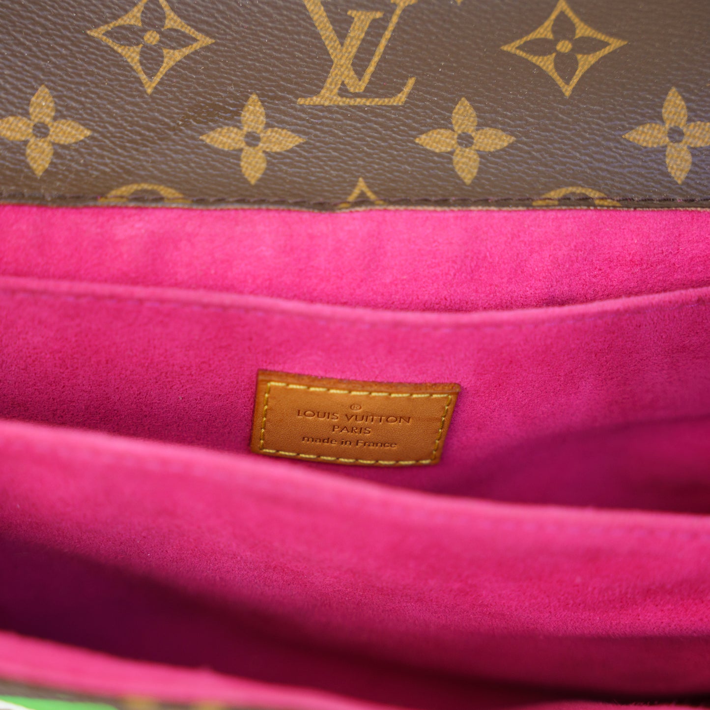 Louis Vuitton Patches Pochette Metis in Monogram 230426B14