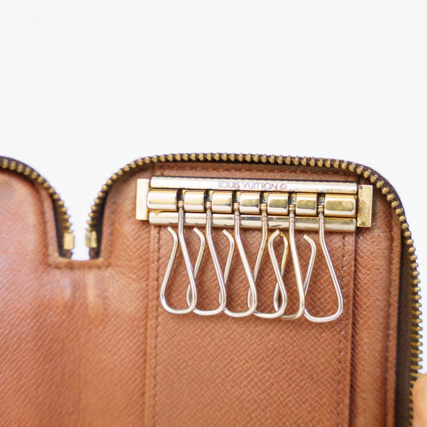 Louis Vuitton Zippered Key Holder in Monogram 230426A19
