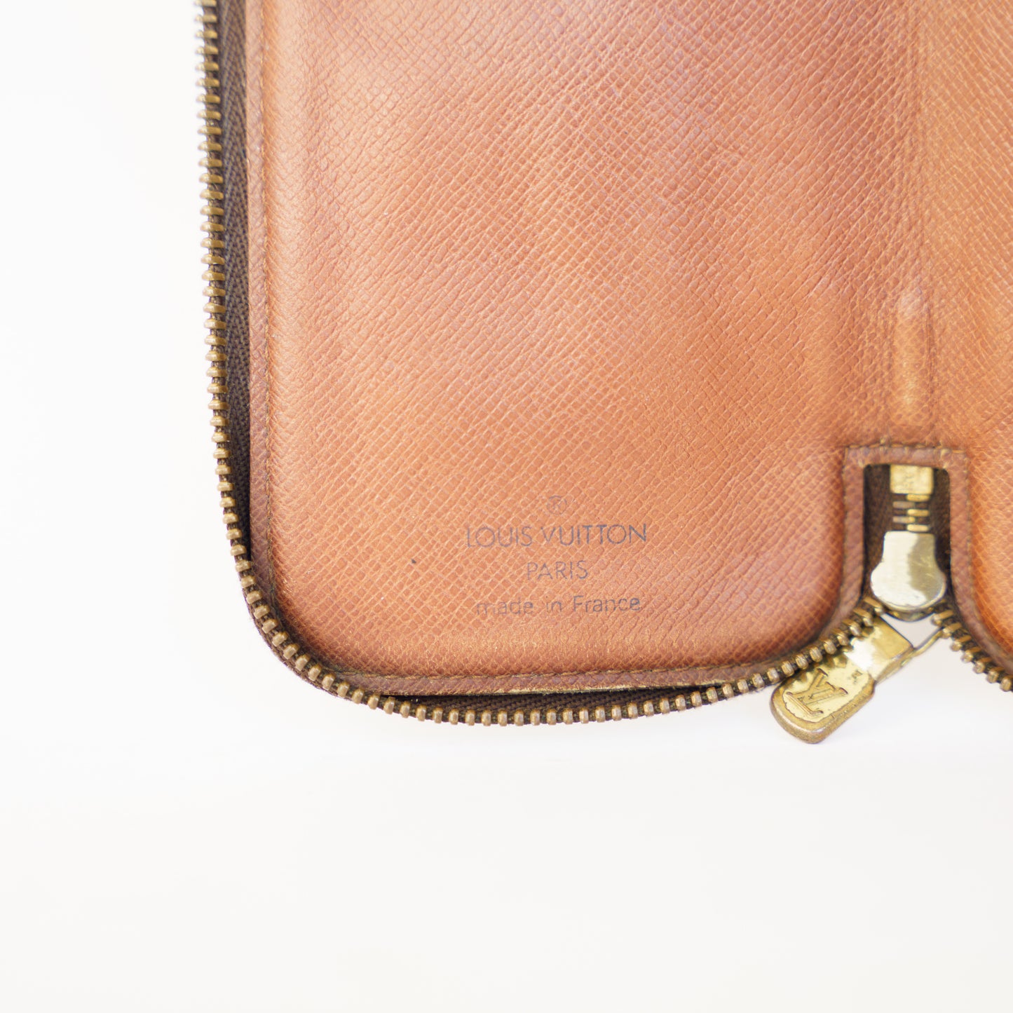 Louis Vuitton Zippered Key Holder in Monogram 230426A19