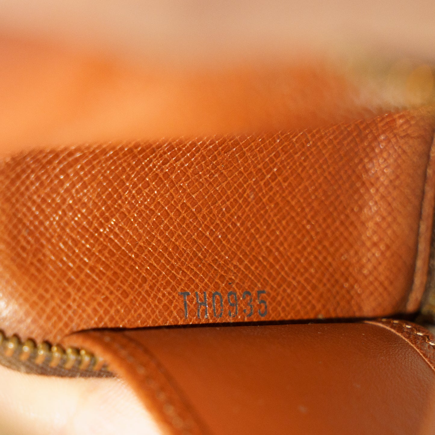 Louis Vuitton Zippered Key Holder in Monogram 230426A19