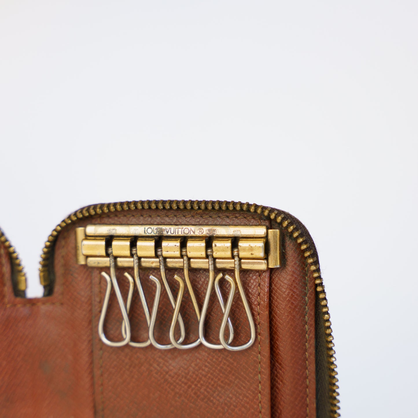 Louis Vuitton Zippered Key Holder in Monogram 230426A13
