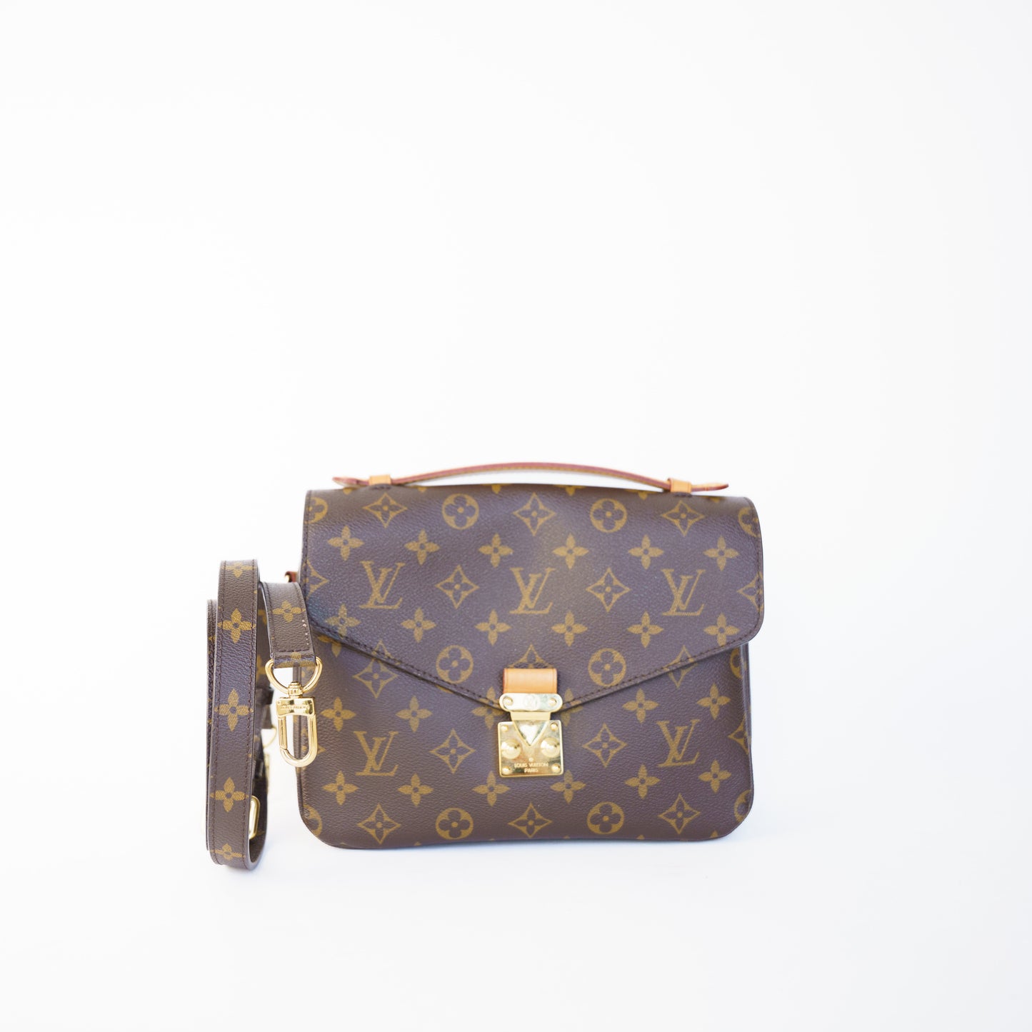 Louis Vuitton Pochette Metis in Monogram DR1156 230426B03