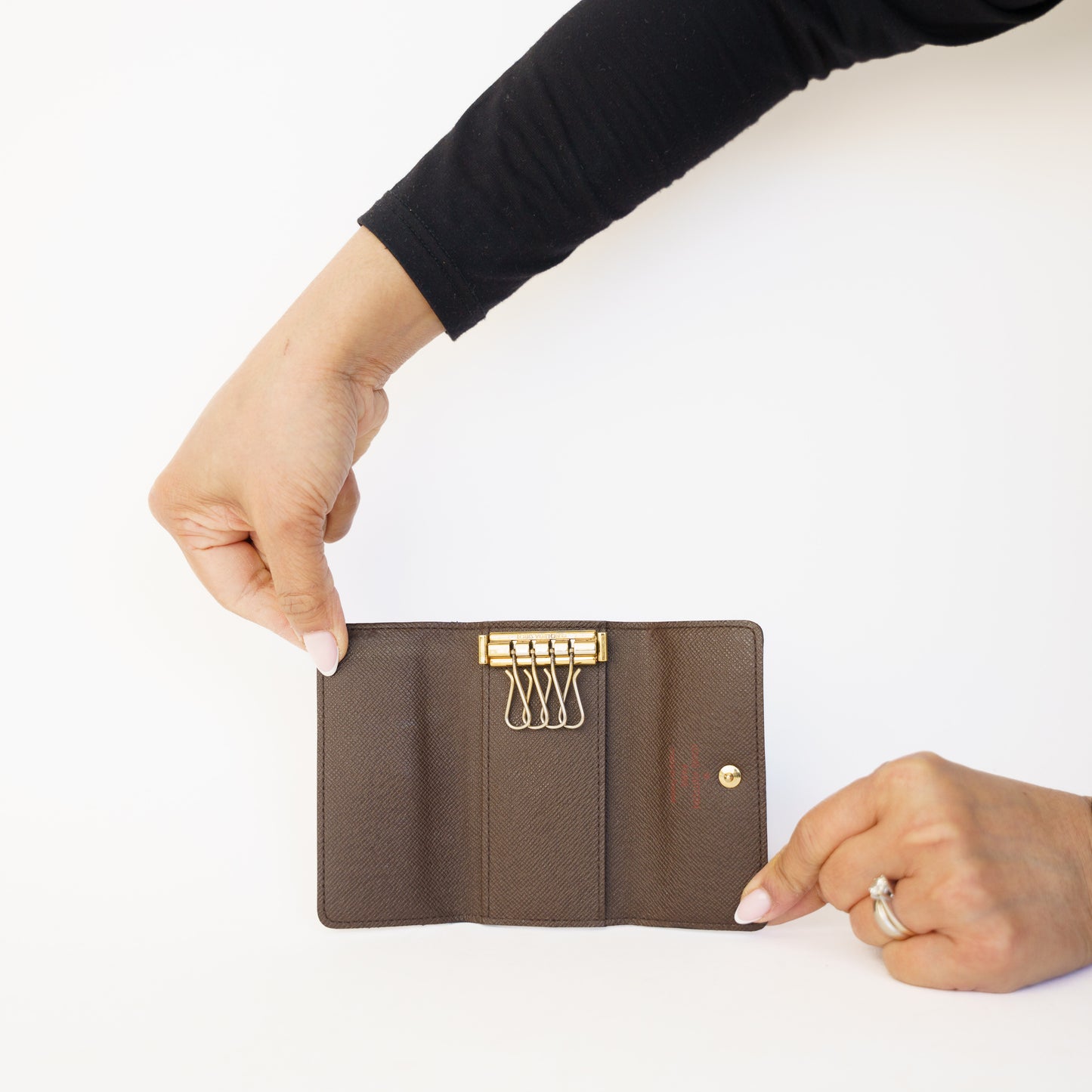 Louis Vuitton 4 Key Holder in Damier Ebene 230426A10