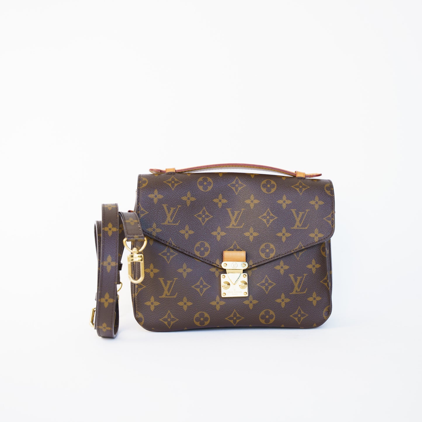 Louis Vuitton Pochette Metis in Monogram DR1156 230426B03