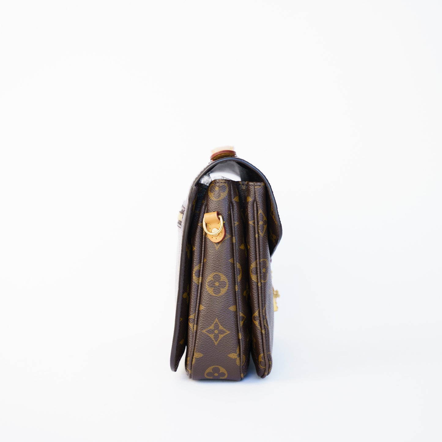 Louis Vuitton Pochette Metis in Monogram DR1156 230426B03