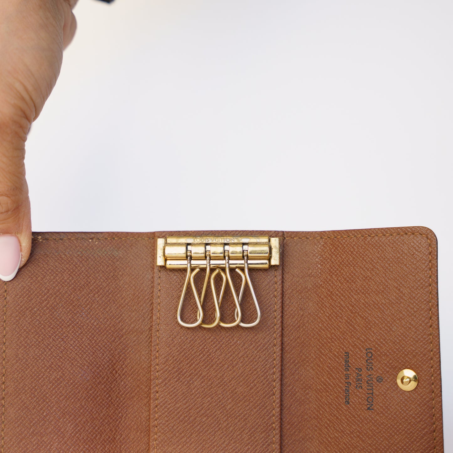 Louis Vuitton 4 Key Holder in Monogram Canvas 230426A05