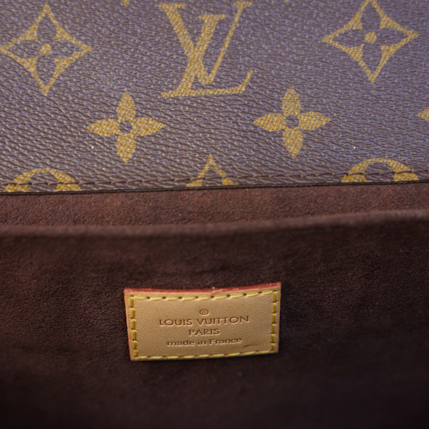 Louis Vuitton Pochette Metis in Monogram DR1156 230426B03