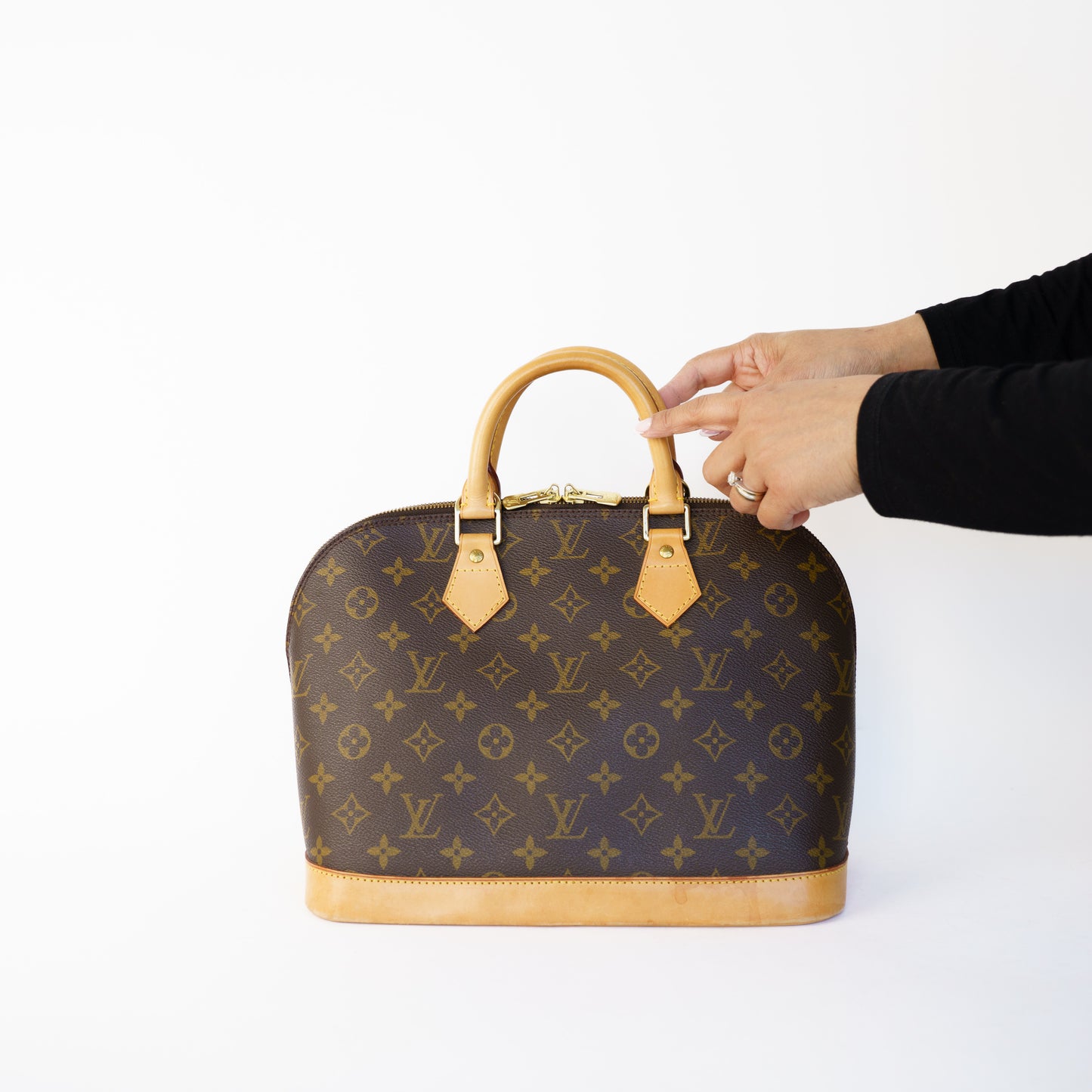 Louis Vuitton Alma PM in Monogram Canvas 230426B06