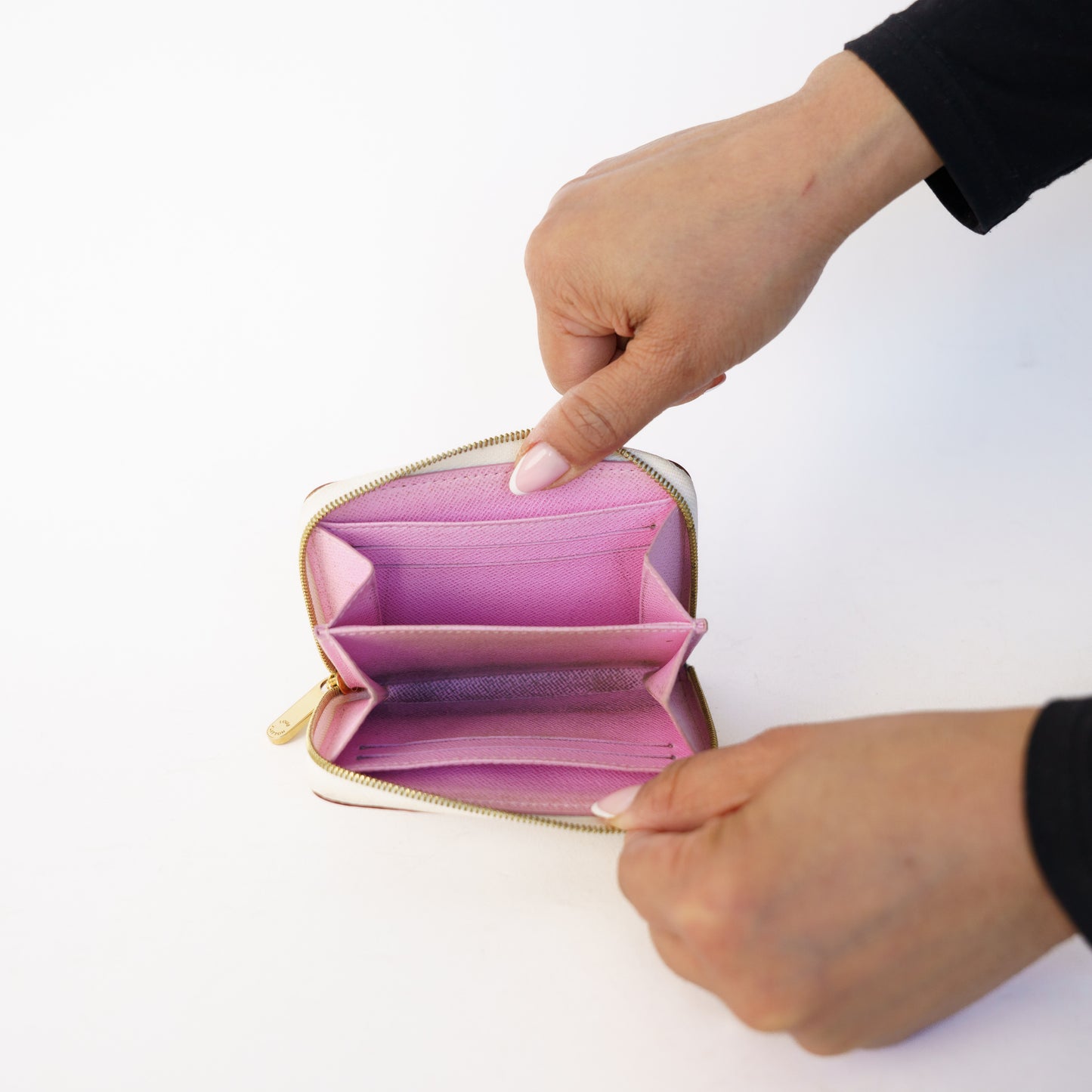 Louis Vuitton Zippy Coin Wallet in in White Multicolor X Takashi Murakami 230426B07