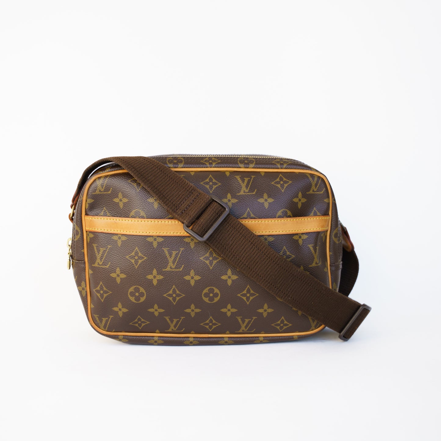 Louis Vuitton Reporter in Monogram 230426B09