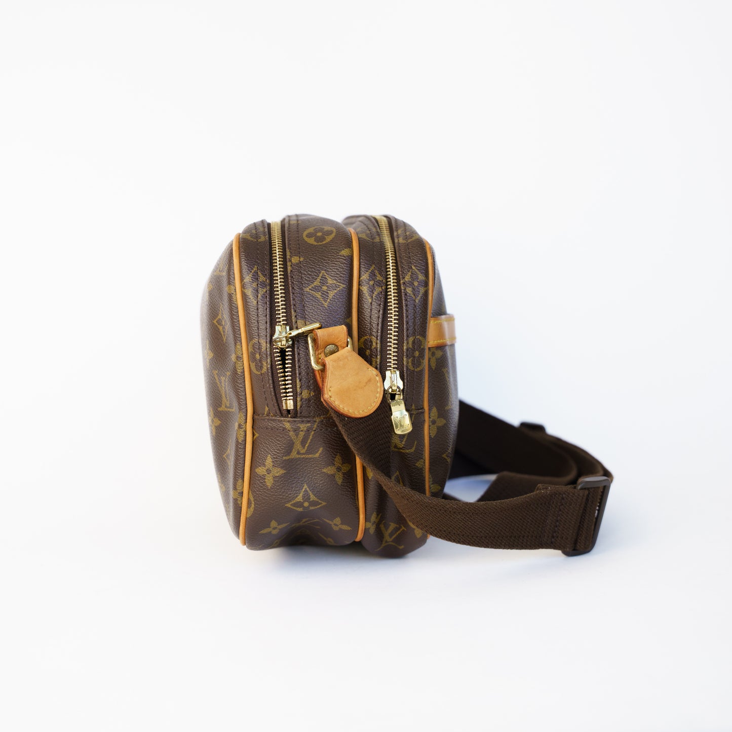 Louis Vuitton Reporter in Monogram 230426B09