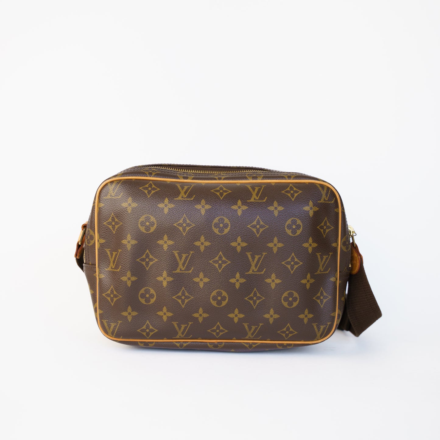 Louis Vuitton Reporter in Monogram 230426B09