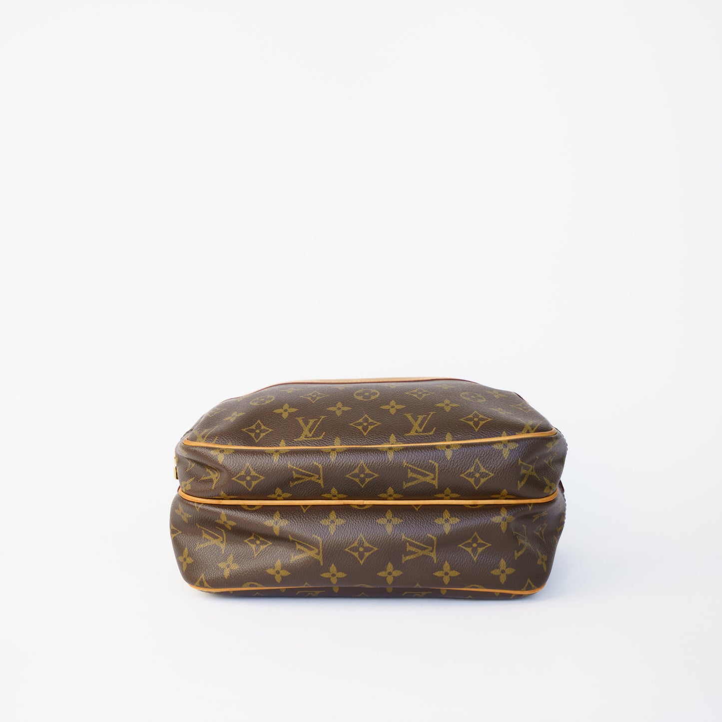 Louis Vuitton Reporter in Monogram 230426B09