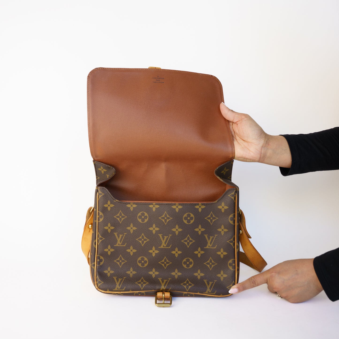 Louis Vuitton Cartouchiere Crossbody Bag 230426B10