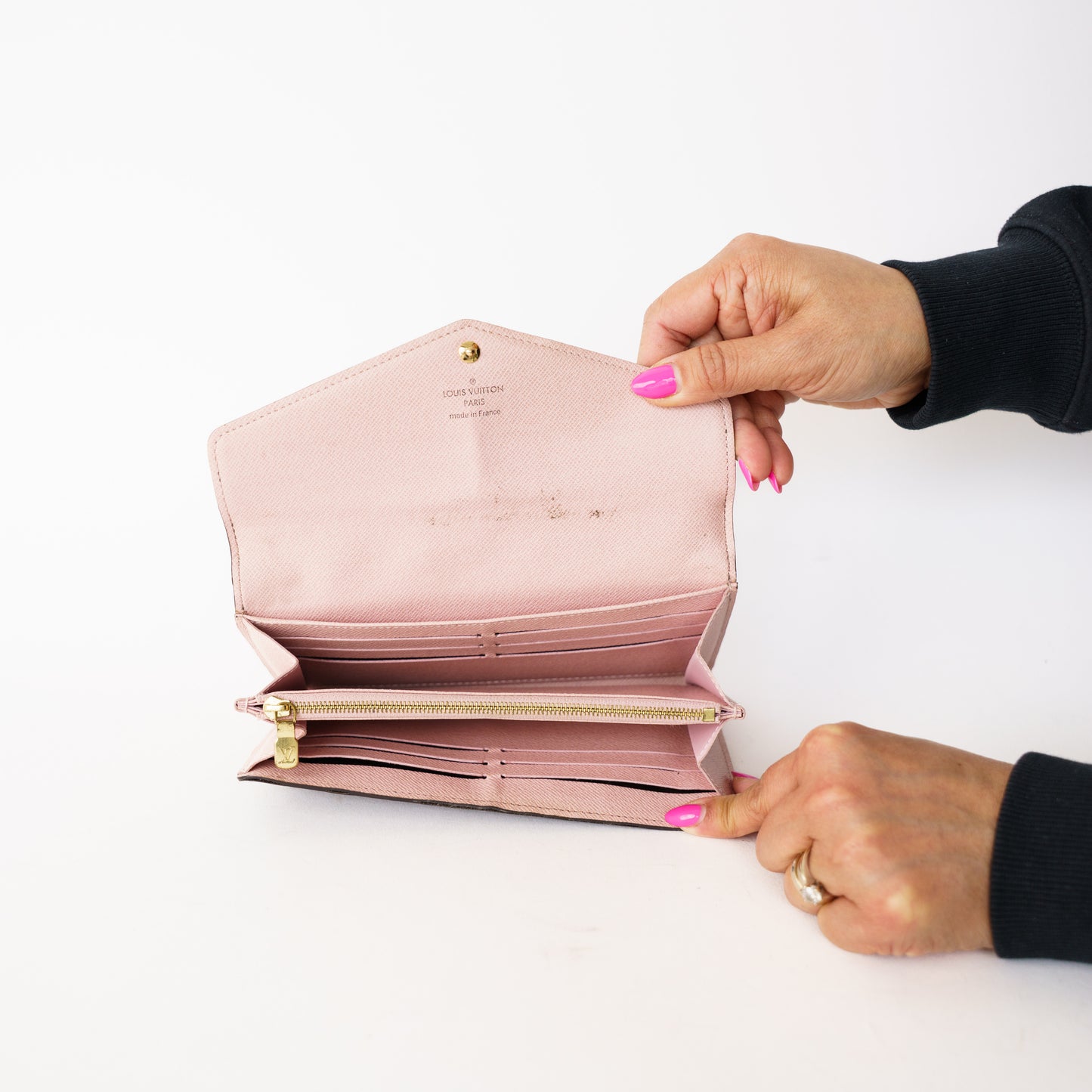 Louis Vuitton Sarah Wallet in Monogram with Rose Ballerine MI0280 260226P06