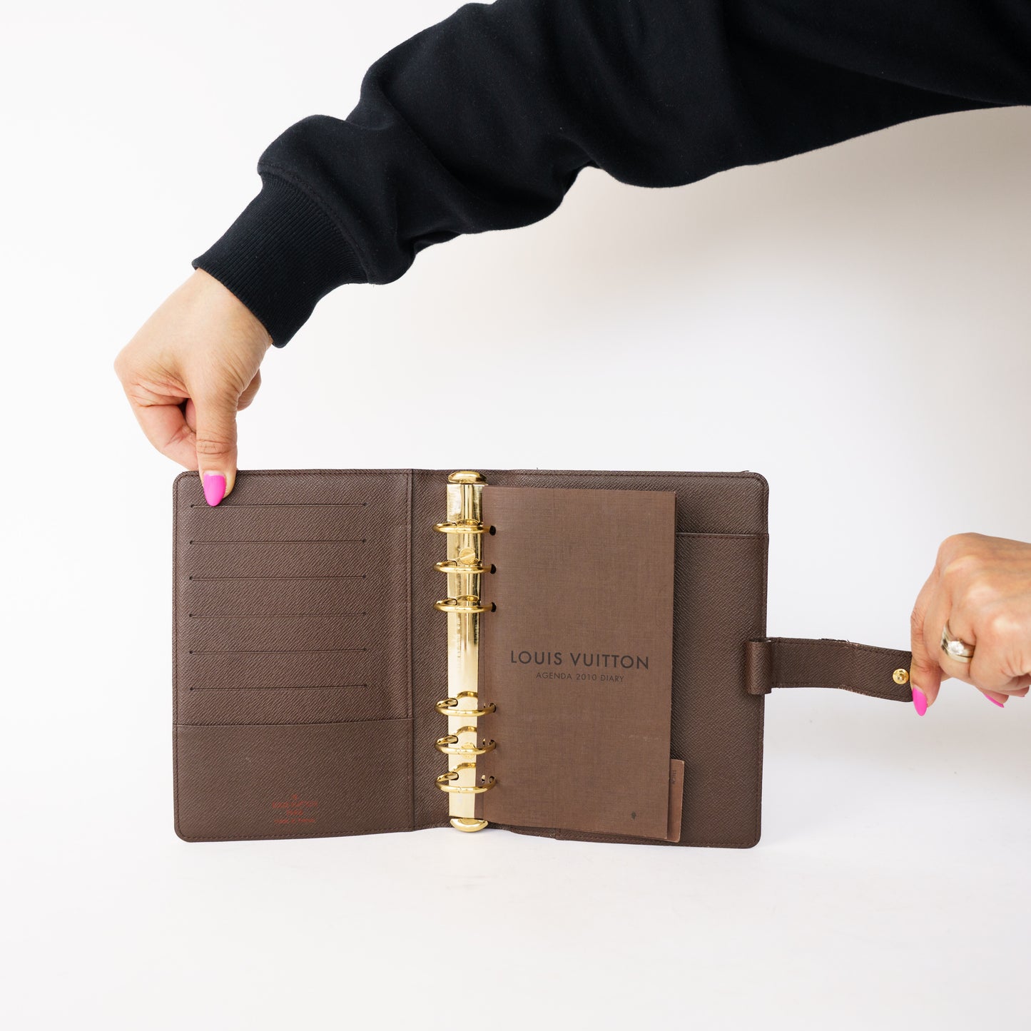 Louis Vuitton Agenda MM in Damier Ebene SP3099 260226G02