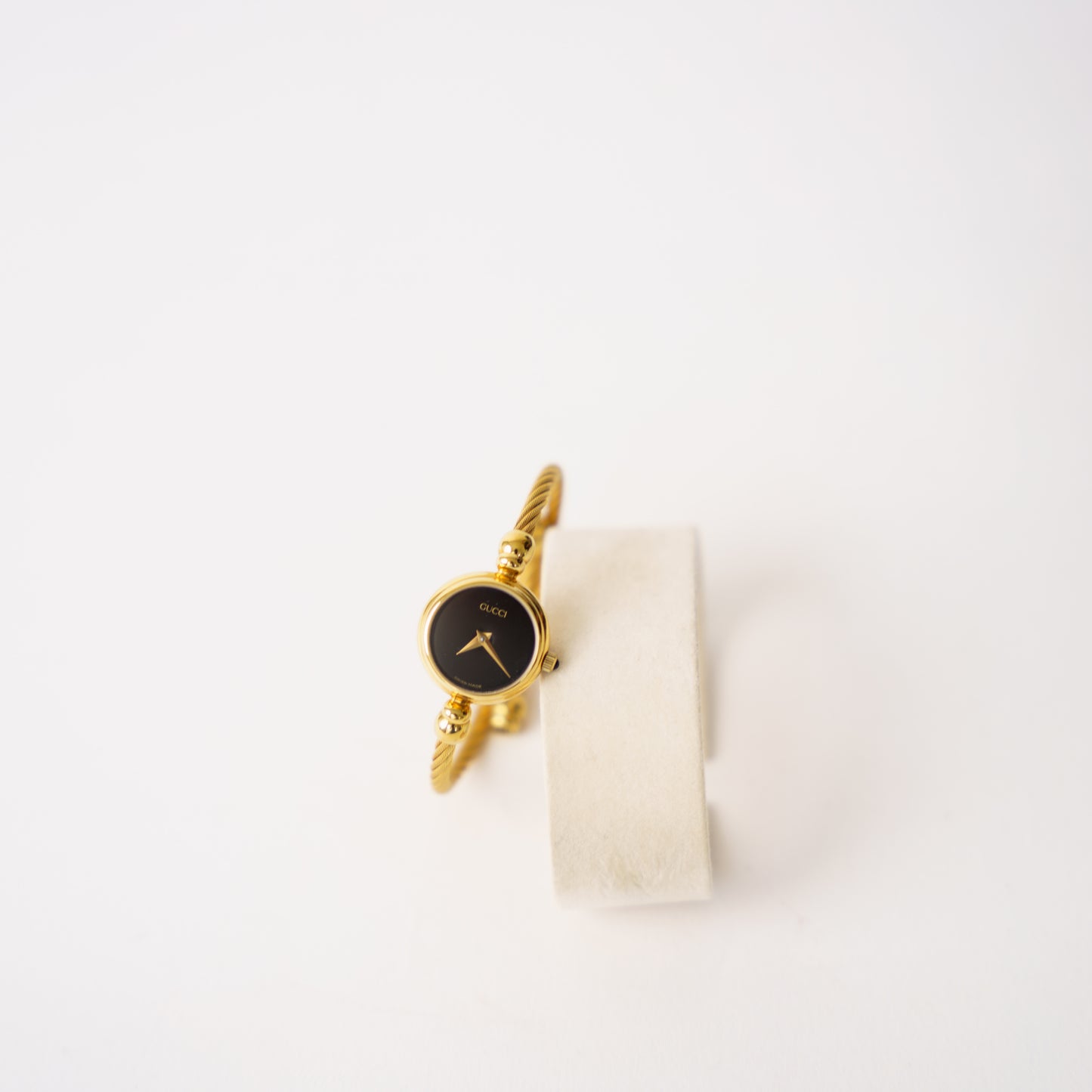 Gucci Ladies Gold Plated Bangle Watch 2700.2.L 260226C05