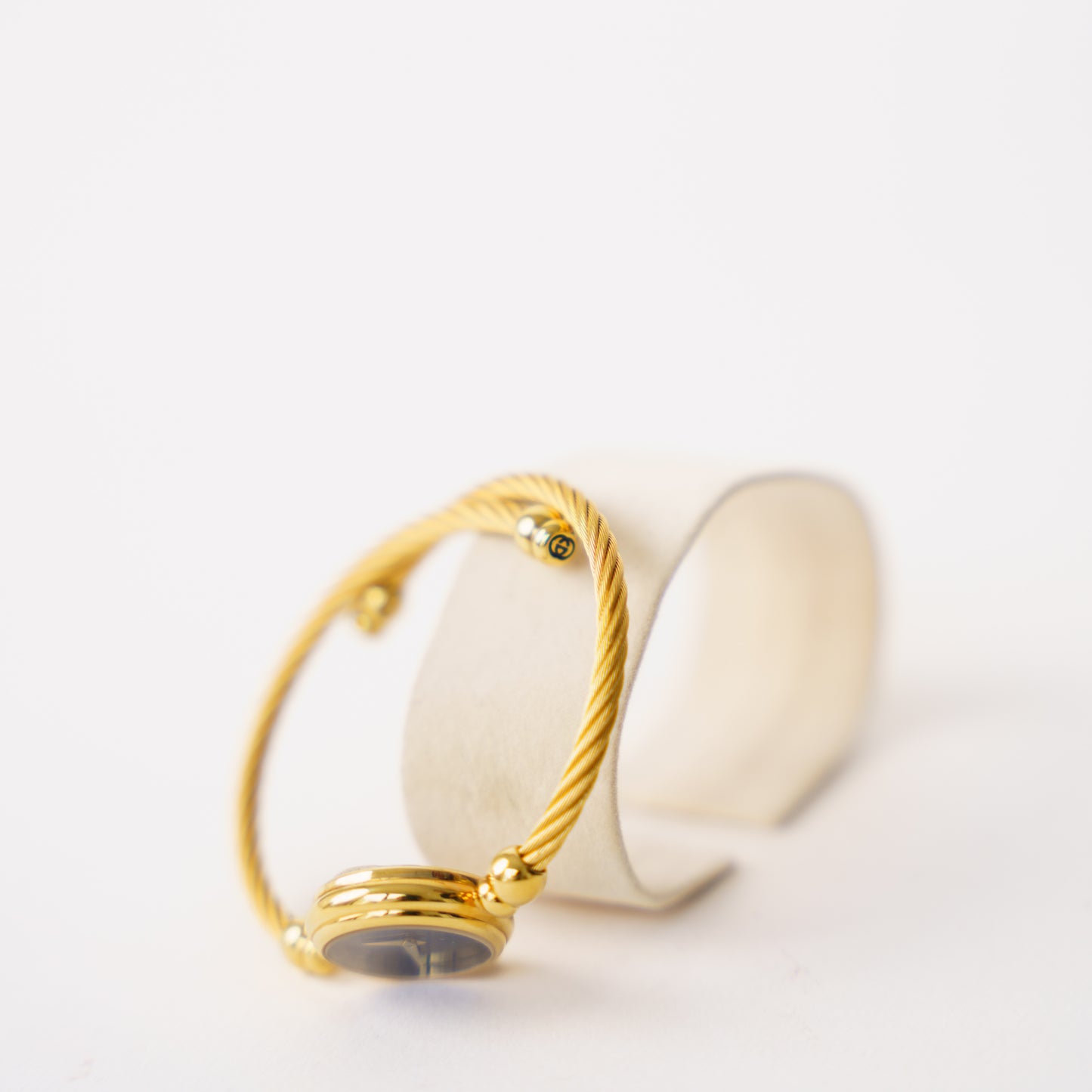 Gucci Ladies Gold Plated Bangle Watch 2700.2.L 260226C05