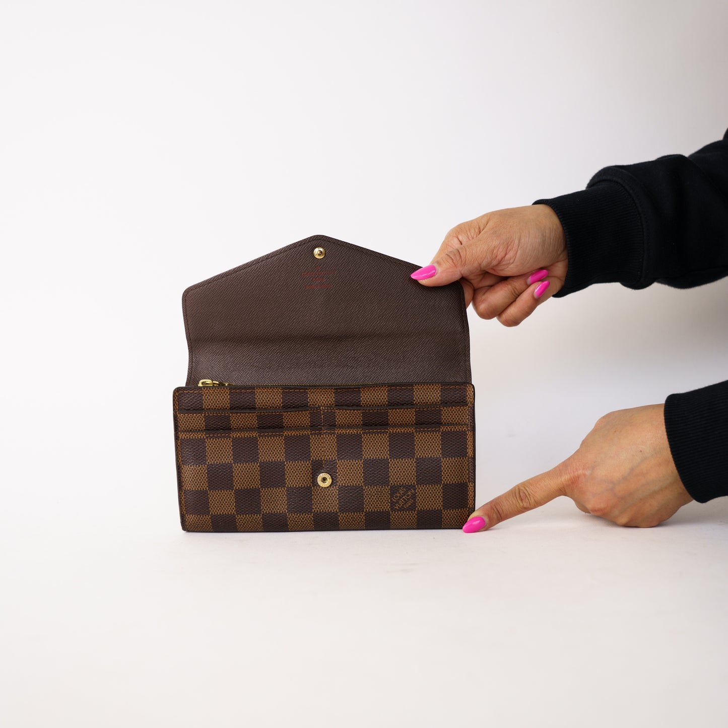 Louis Vuitton Sarah Wallet in Damier Ebene 260226G14