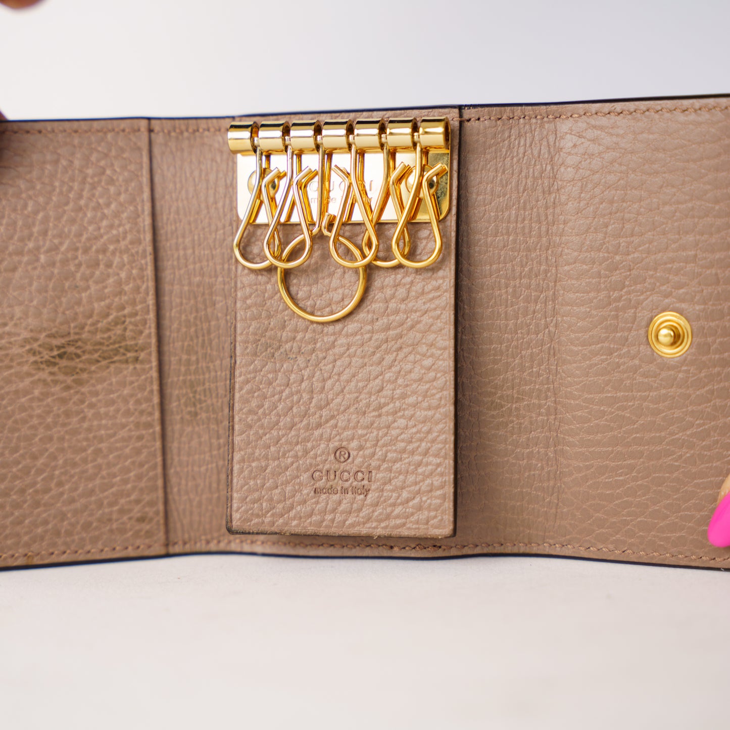 Gucci 6 Key Holder Canvas with Gold Hardware 260226P23