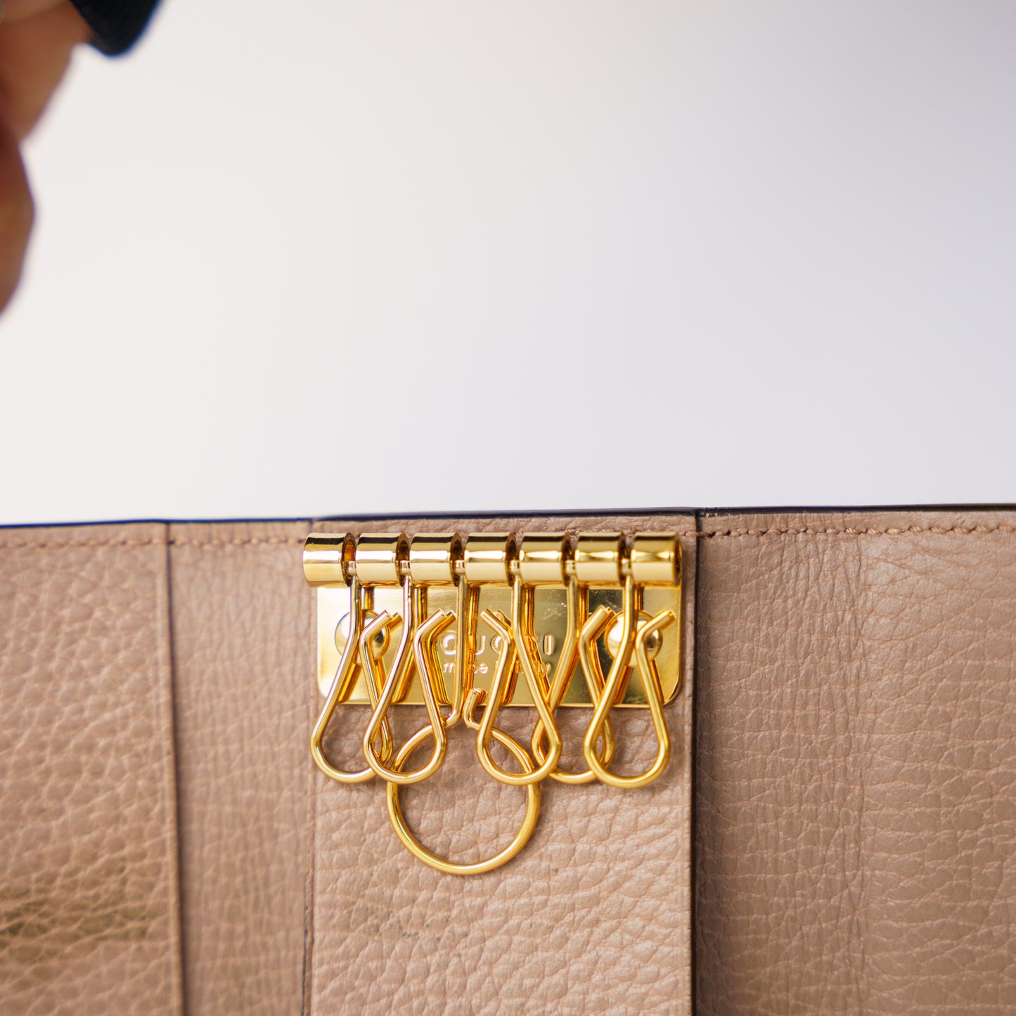 Gucci 6 Key Holder Canvas with Gold Hardware 260226P23