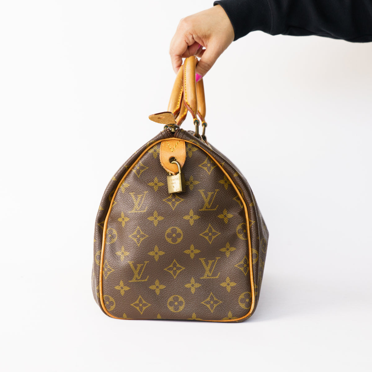 Louis Vuitton 1982 Speedy 30 in Monogram 260226G08