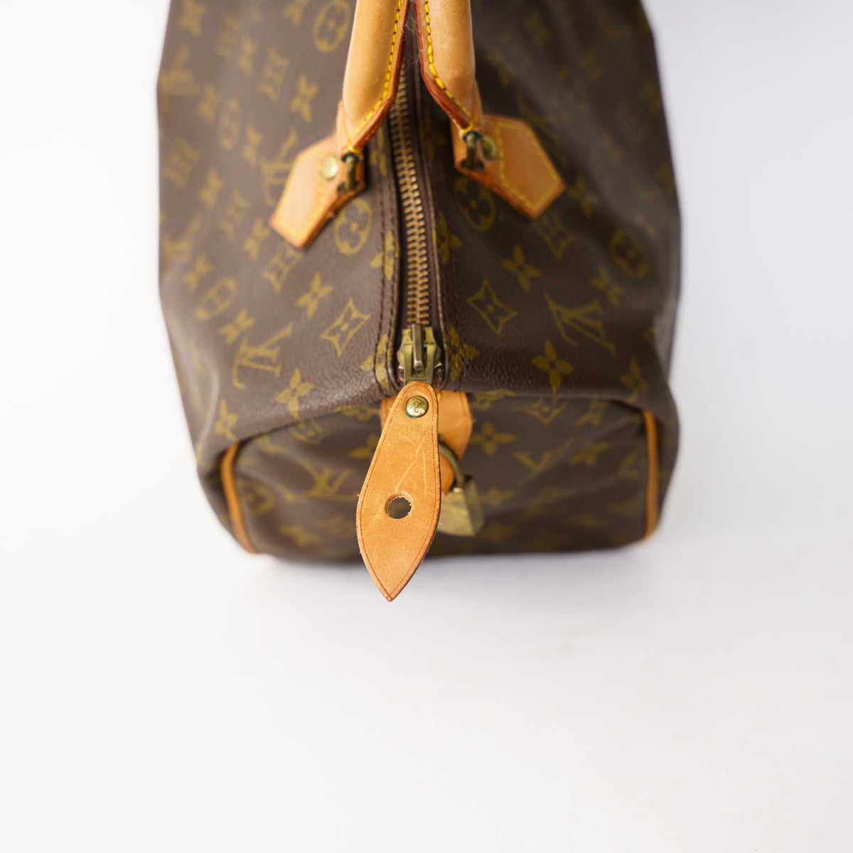 Louis Vuitton 1982 Speedy 30 in Monogram 260226G08