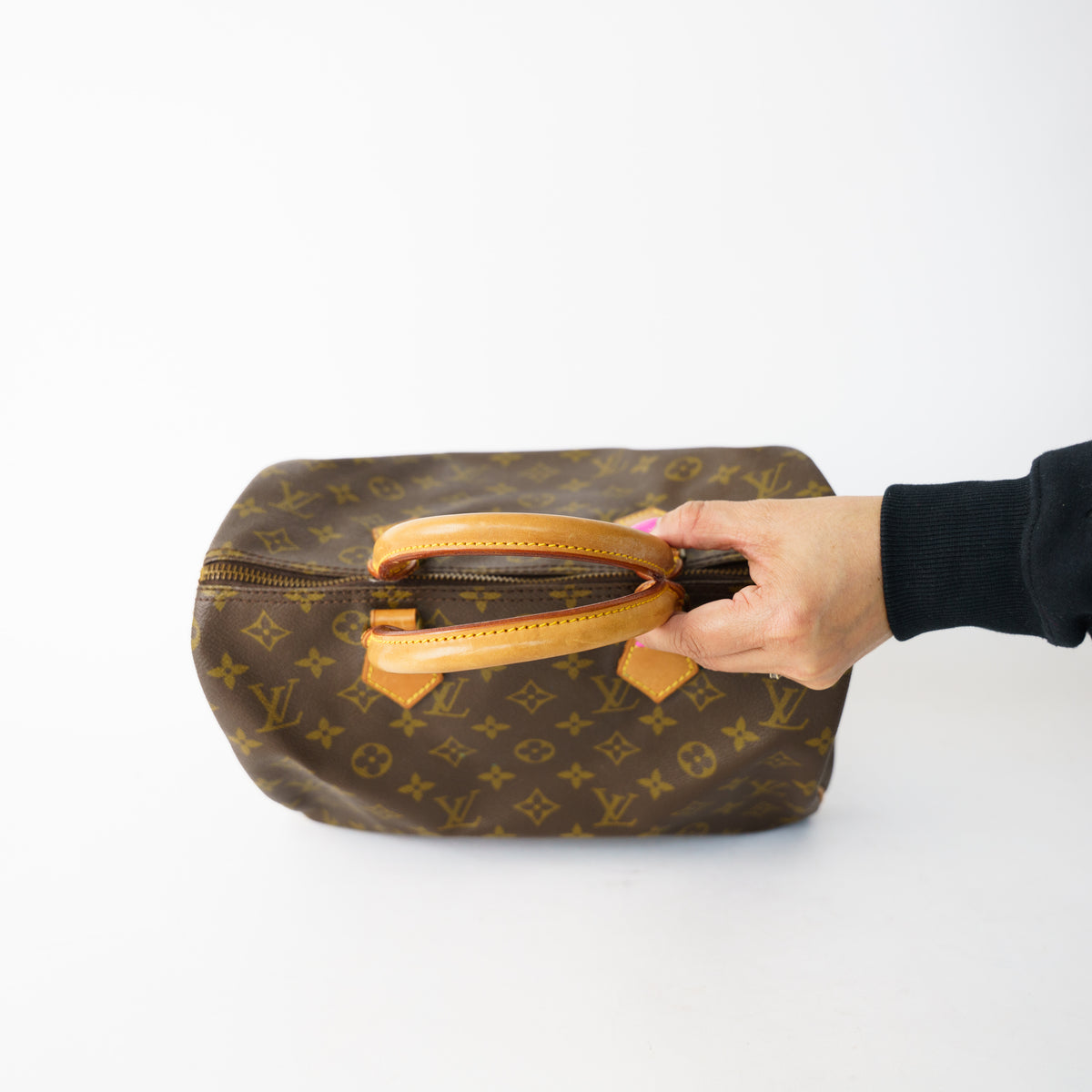 Louis Vuitton 1982 Speedy 30 in Monogram 260226G08