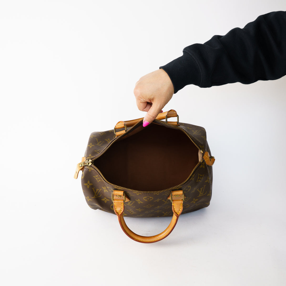 Louis Vuitton 1982 Speedy 30 in Monogram 260226G08