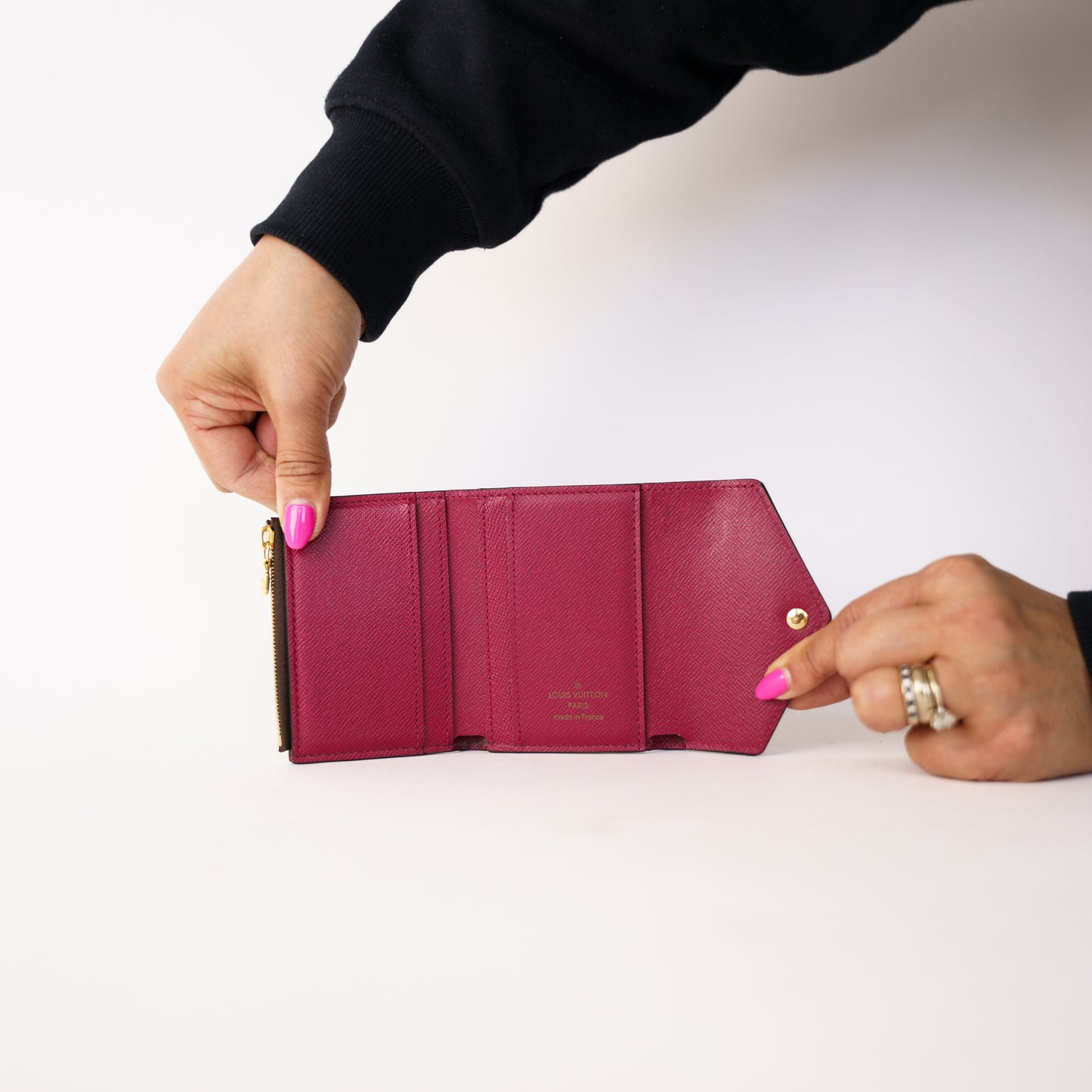 Louis Vuitton Zoe Wallet in Monogram with Fuschia Leather 260226G20