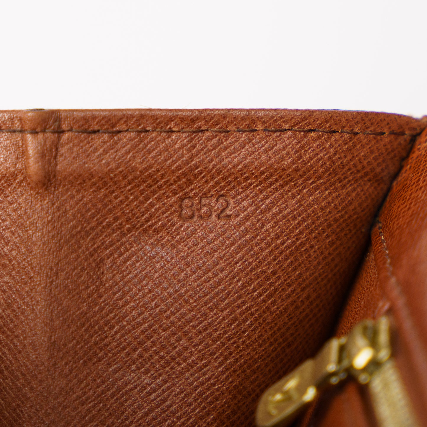 Louis Vuitton 1985 Pochette Dame GM Clutch 260226B11