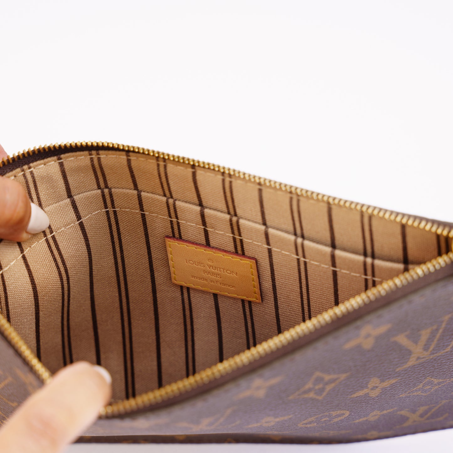 Louis Vuitton Neverfull Pouch in Beige Interior Monogram 280526L14