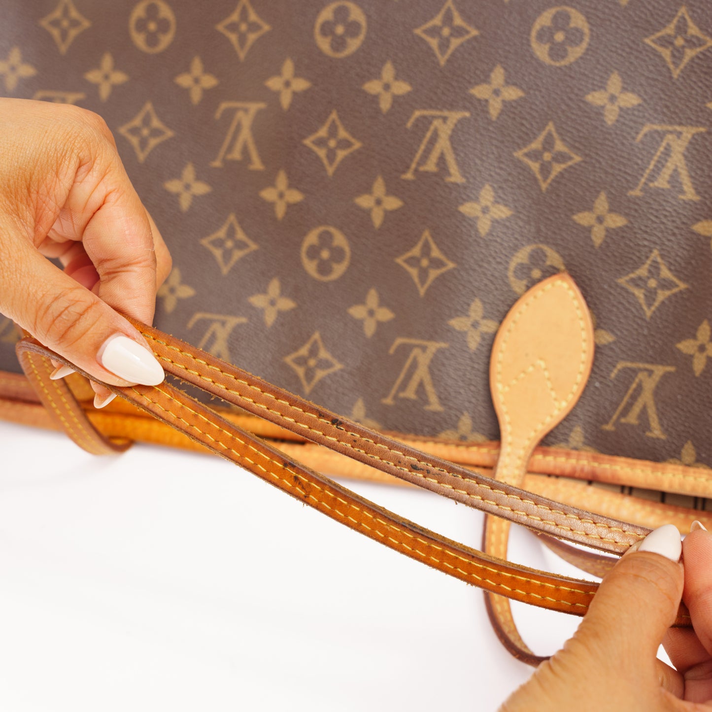 Louis Vuitton Neverfull MM in Monogram with Beige Interior 280526L20