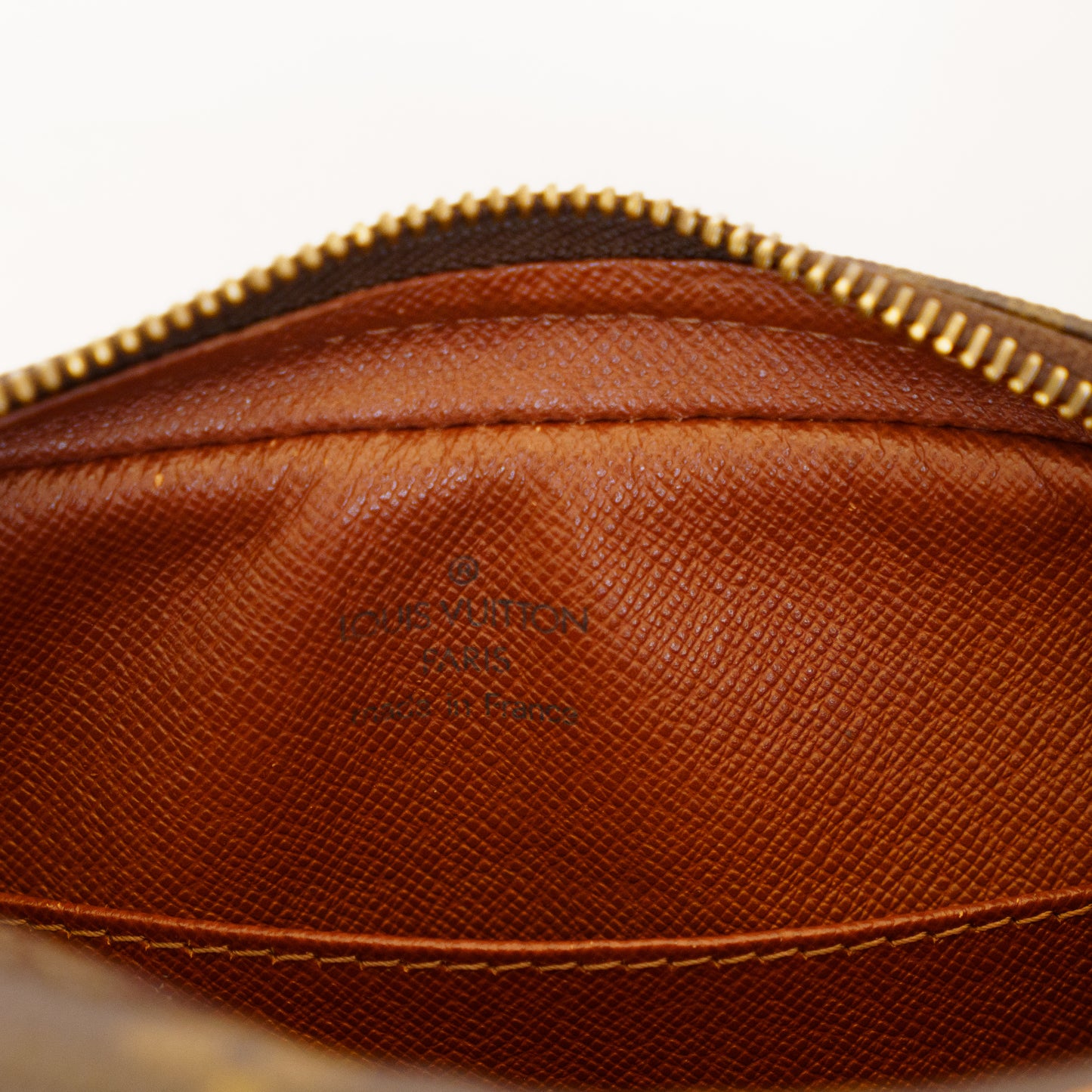 Louis Vuitton Cite Pochette in Monogram Canvas 280526S09