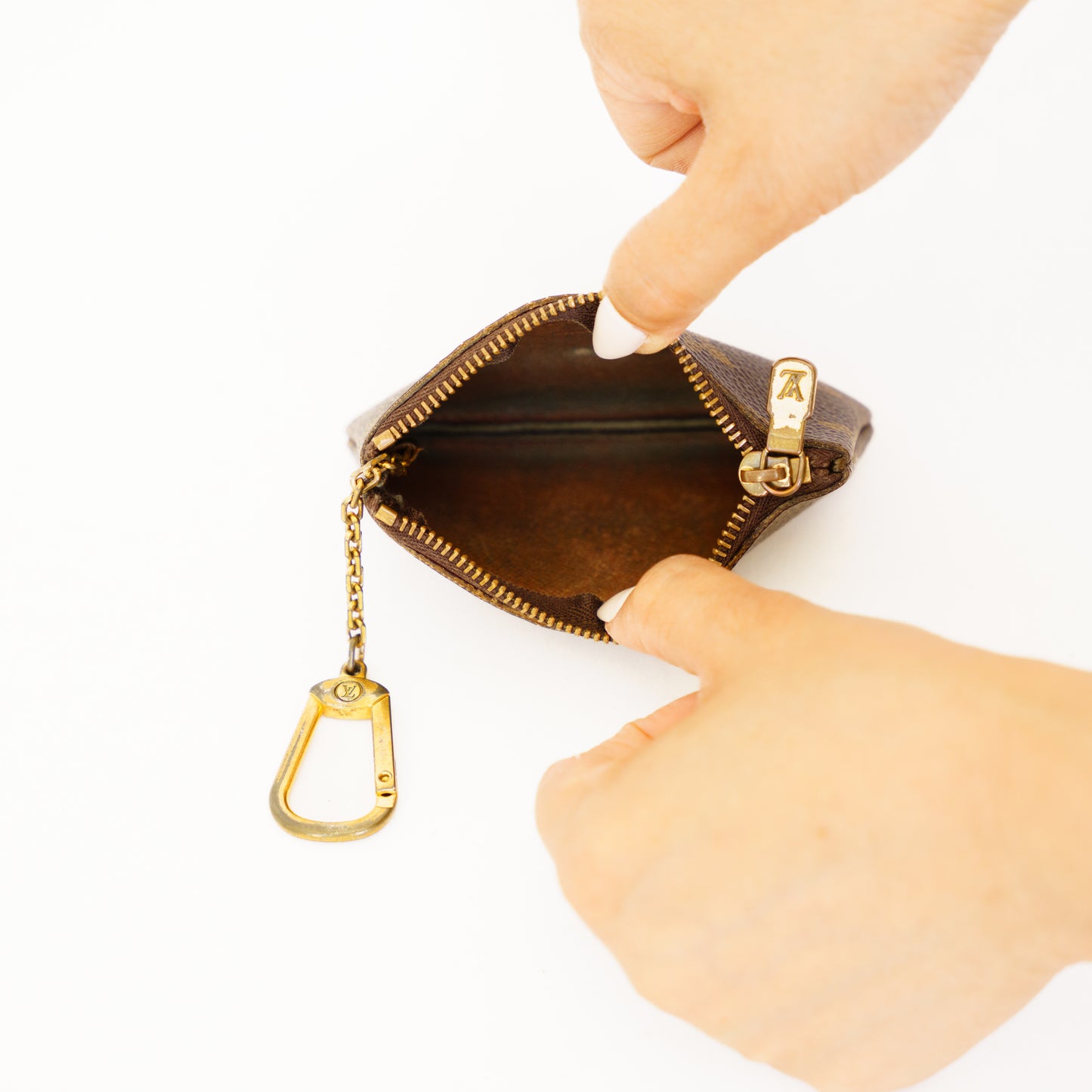 Louis Vuitton Key Cles Pouch in Monogram 280526S05
