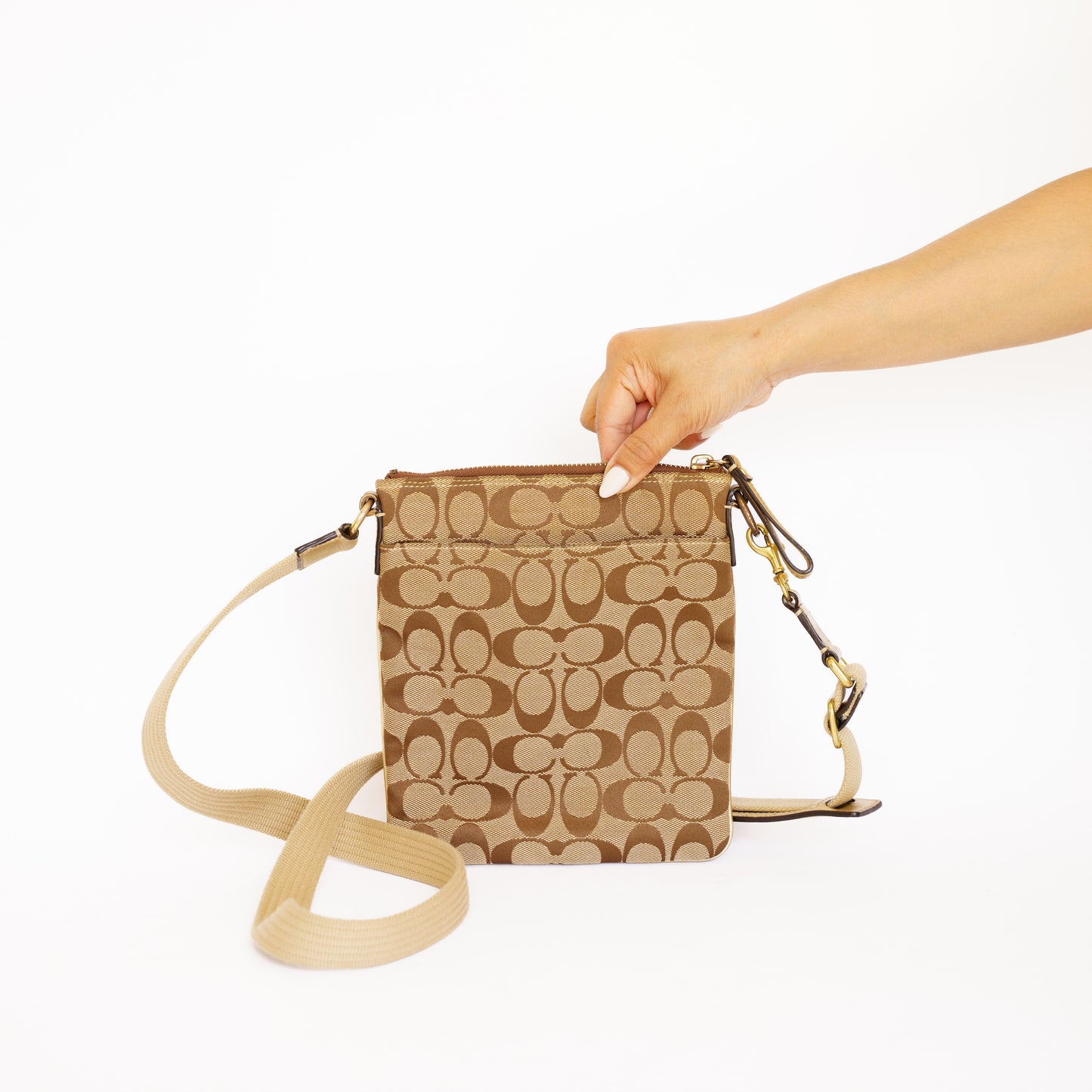 Coach Penelope Signature Crossbody Bag 280526S03