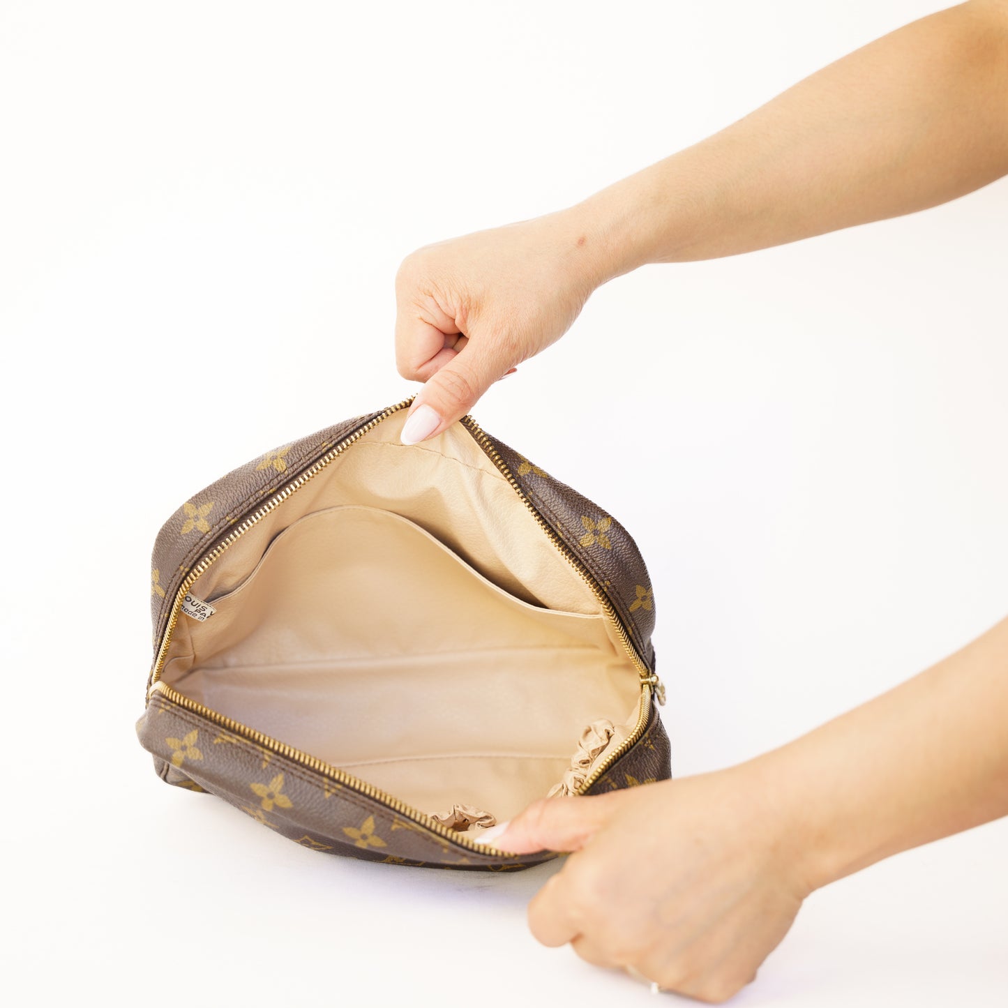 Louis Vuitton Trousse 23 Monogram 881TH 300426B26