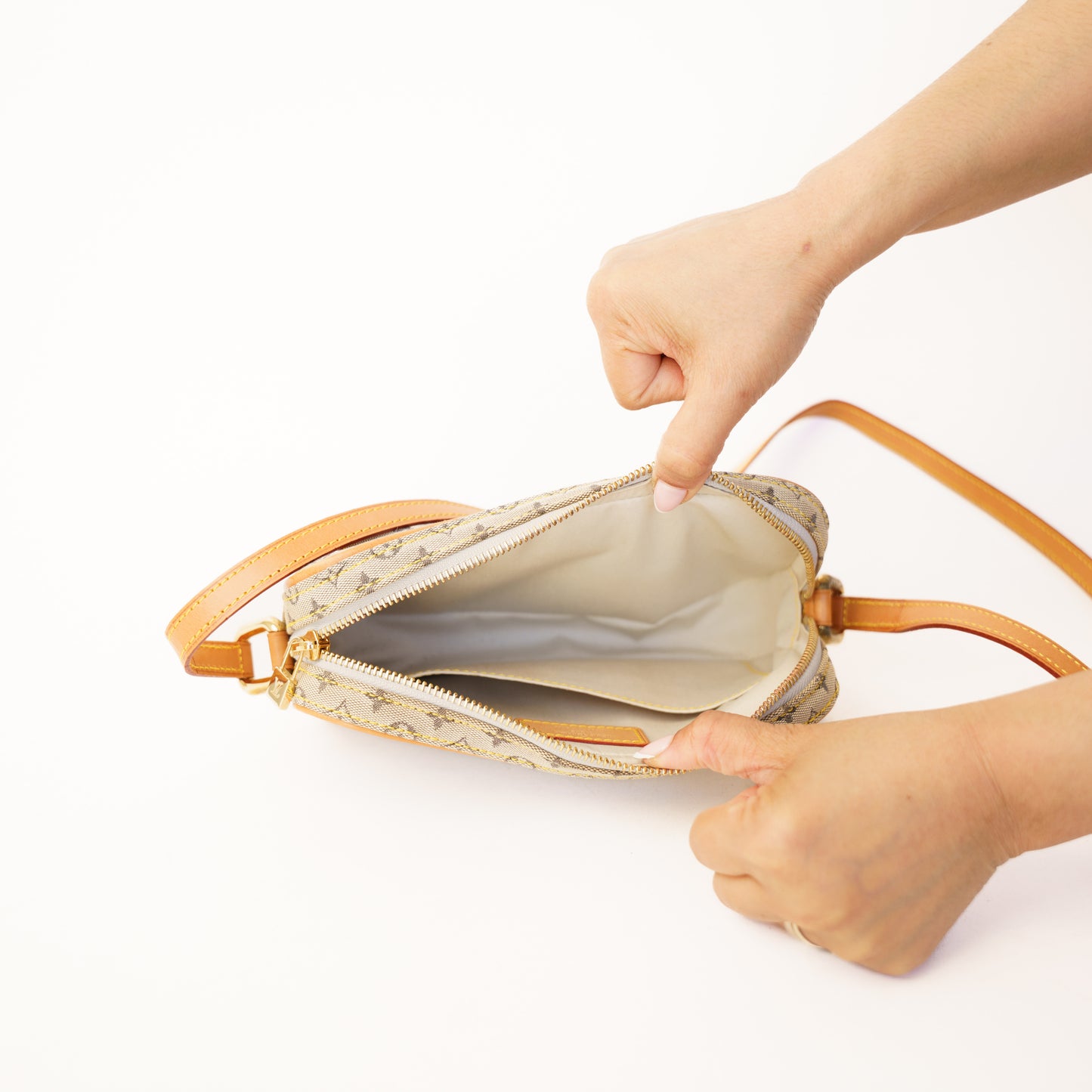Louis Vuitton Juliette Crossbody in Light Blue Denim 300426B15