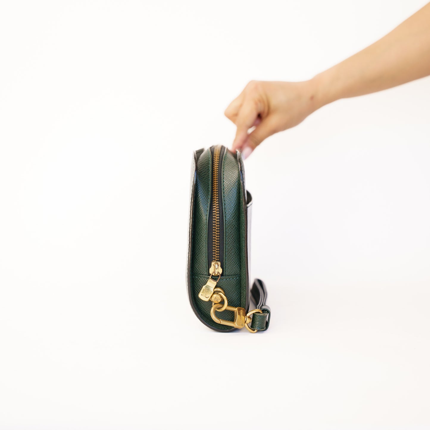 Louis Vuitton Orsay Clutch in Green Taiga Leather 300426B16